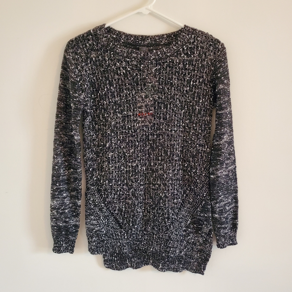 New Madison Lilly sweater. Size XS. Stitch Fix.‎ Black and white knit.